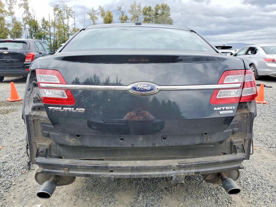 Photo 6 from auction – 2015 FORD TAURUS with VIN 1FAHP2F93FG125032