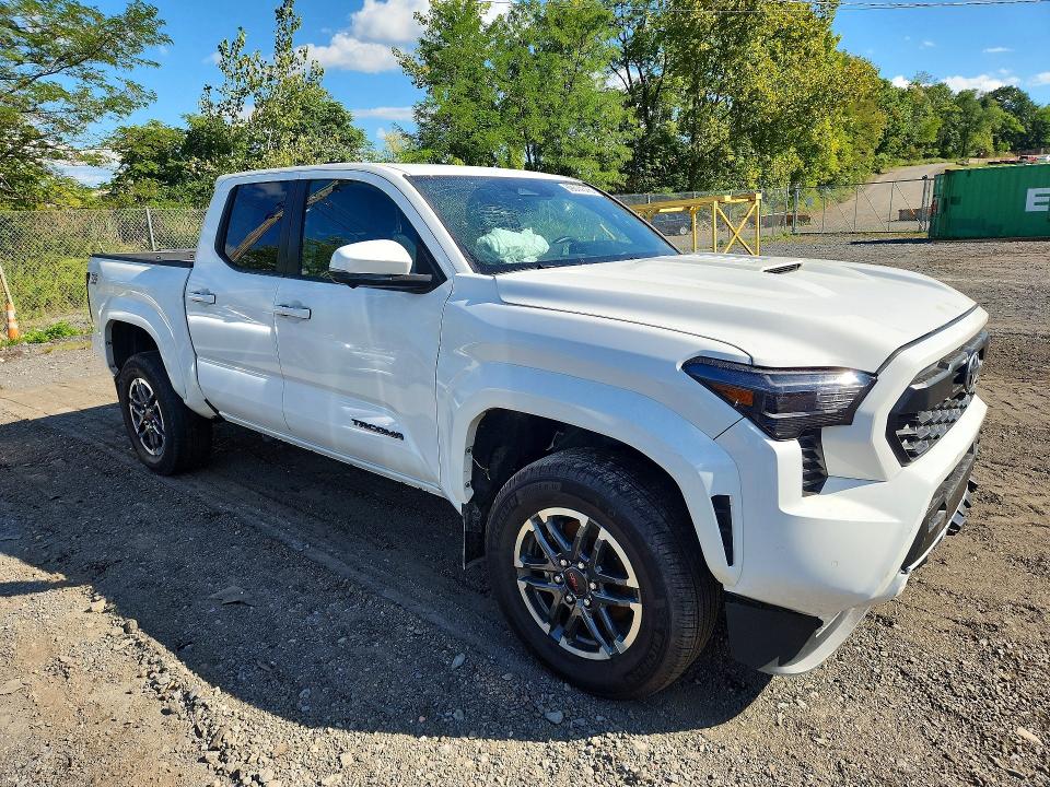 Photo 4 from auction – 2024 TOYOTA TACOMA with VIN 3TMLB5JN8RM066112