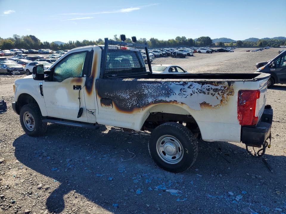 Снимка 2 от търг – 2017 FORD F250 с VIN 1FTBF2B63HEC27718