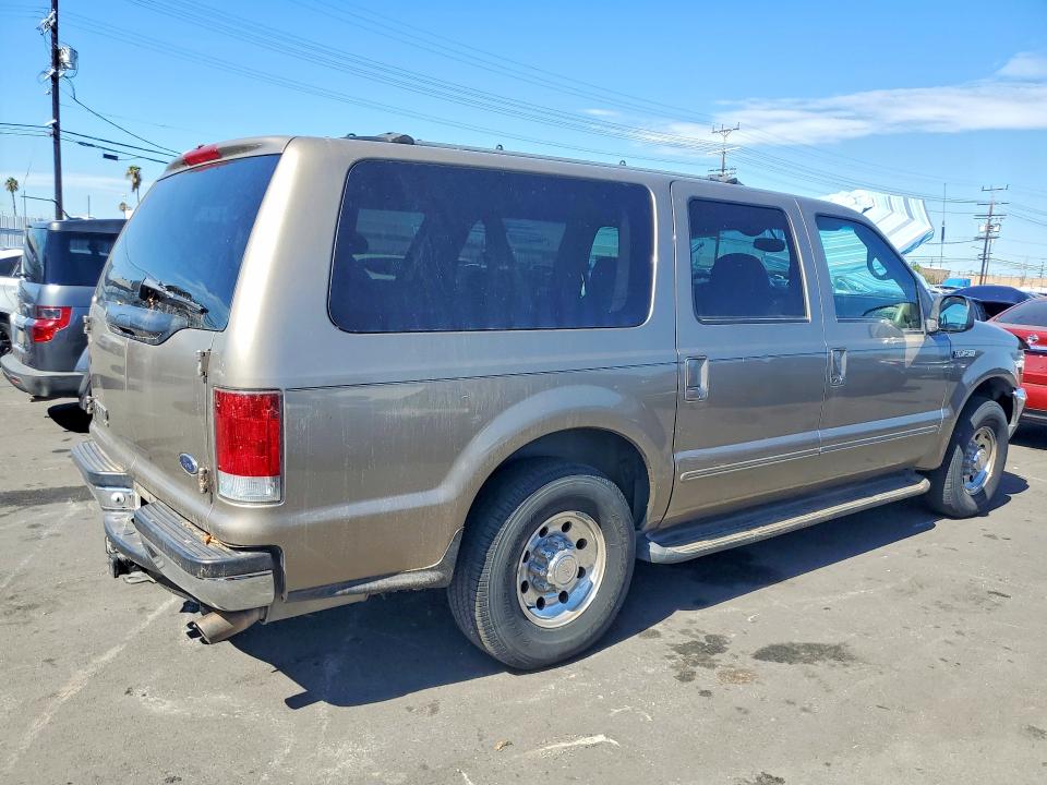 Photo 3 from auction – 2000 FORD EXCURSION with VIN 1FMNU40L1YEA82875