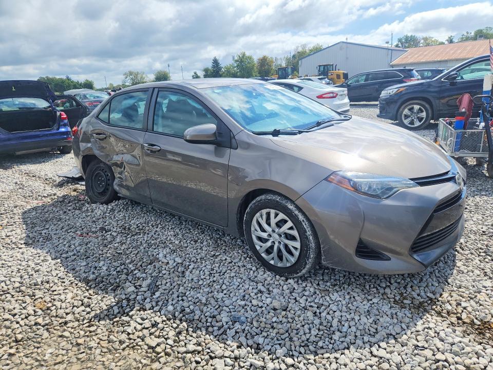Снимка 4 от търг – 2017 TOYOTA COROLLA с VIN 2T1BURHE2HC865913