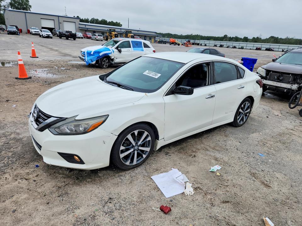 NISSAN ALTIMA 2017 with VIN 1N4AL3AP7HN342395 - Photo from auction