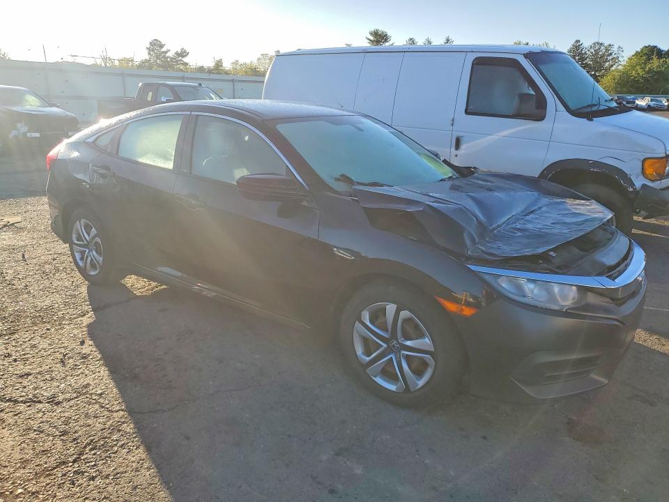 Photo 4 from auction – 2017 HONDA CIVIC with VIN 2HGFC2F50HH533247