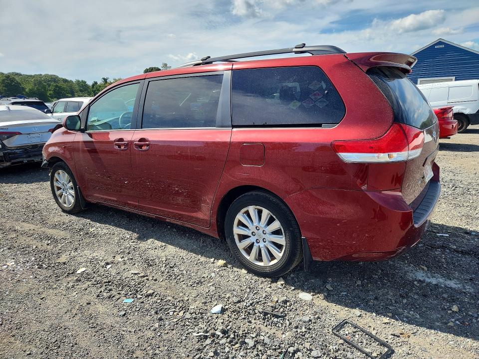 Снимка 2 от търг – 2013 TOYOTA SIENNA с VIN 5TDJK3DC0DS067589