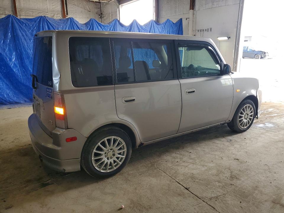 Foto 3 de la subasta – 2005 SCION XB con VIN JTLKT324954022083
