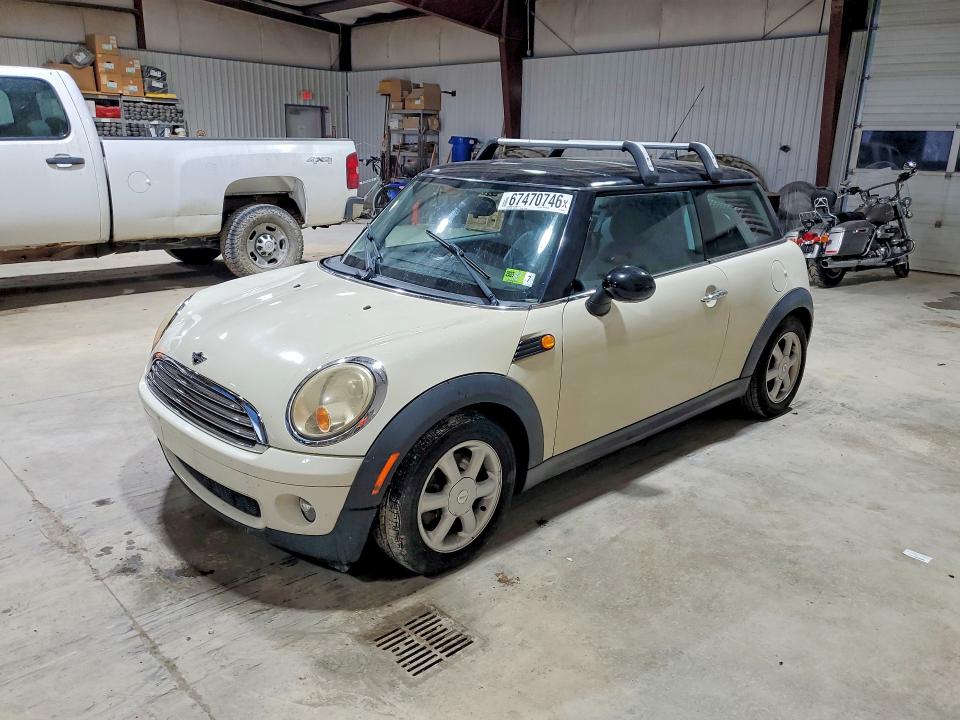 MINI COOPER 2009 with VIN WMWMF33519TW77463 - Photo from auction
