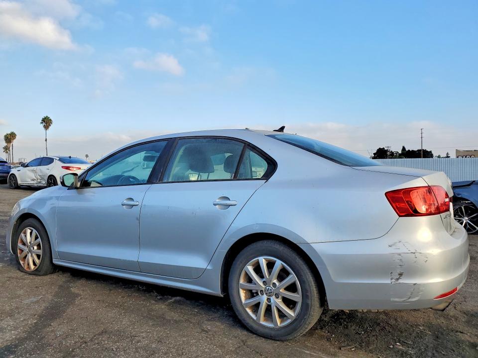 Photo 2 from auction – 2012 VOLKSWAGEN JETTA with VIN 3VWDP7AJ7CM401458