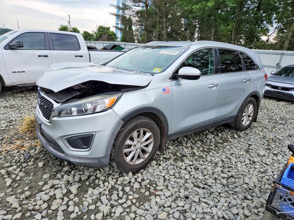 KIA SORENTO 2017 مع رقم تعريف المركبة 5XYPGDA3XHG267131 - صورة من المزاد