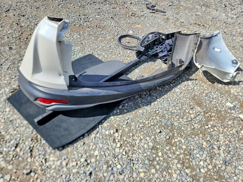 Photo 13 from auction – 2018 HONDA CR-V with VIN 2HKRW2H52JH693532