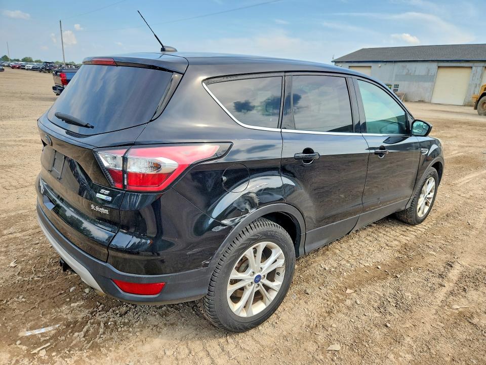 Photo 3 from auction – 2017 FORD ESCAPE with VIN 1FMCU9G93HUD45629