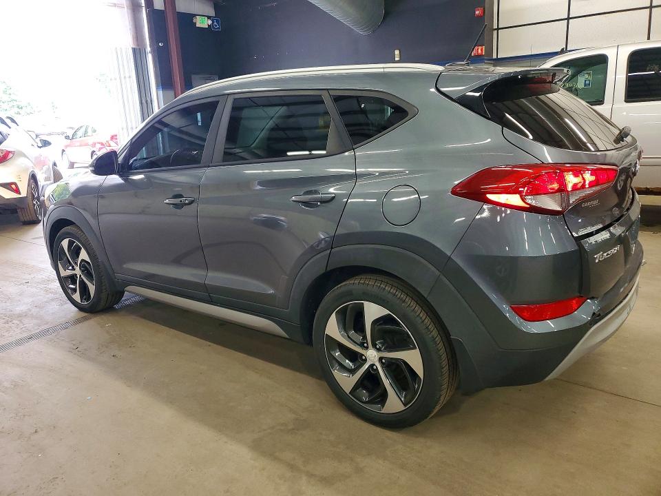 Photo 2 from auction – 2017 HYUNDAI TUCSON with VIN KM8J33A21HU324068