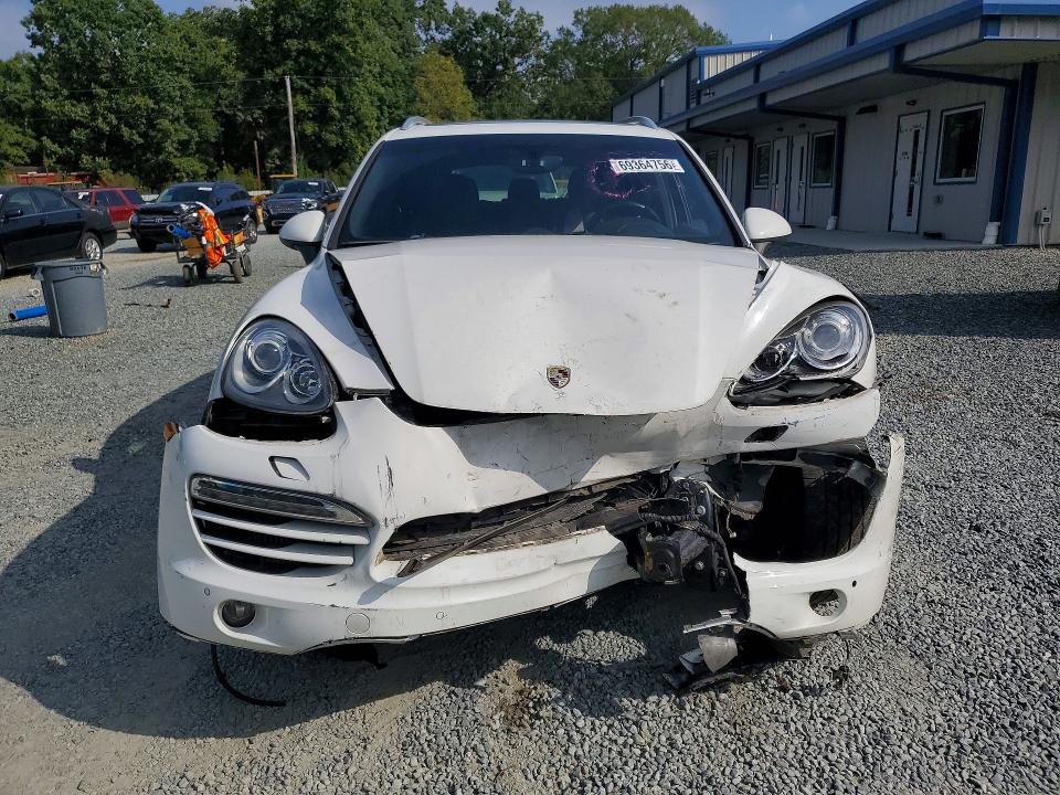 Photo 5 from auction – 2013 PORSCHE CAYENNE with VIN WP1AF2A22DLA40114