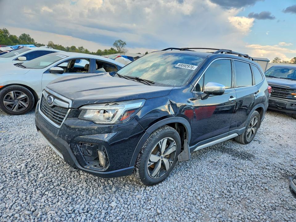 SUBARU FORESTER 2019 с VIN JF2SKAWC3KH515462 - Снимка от търг