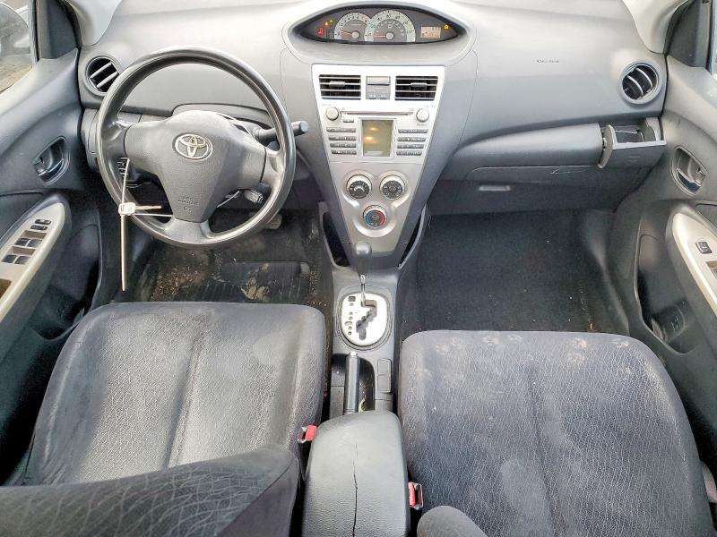 Photo 8 from auction – 2007 TOYOTA YARIS with VIN JTDBT923971084352
