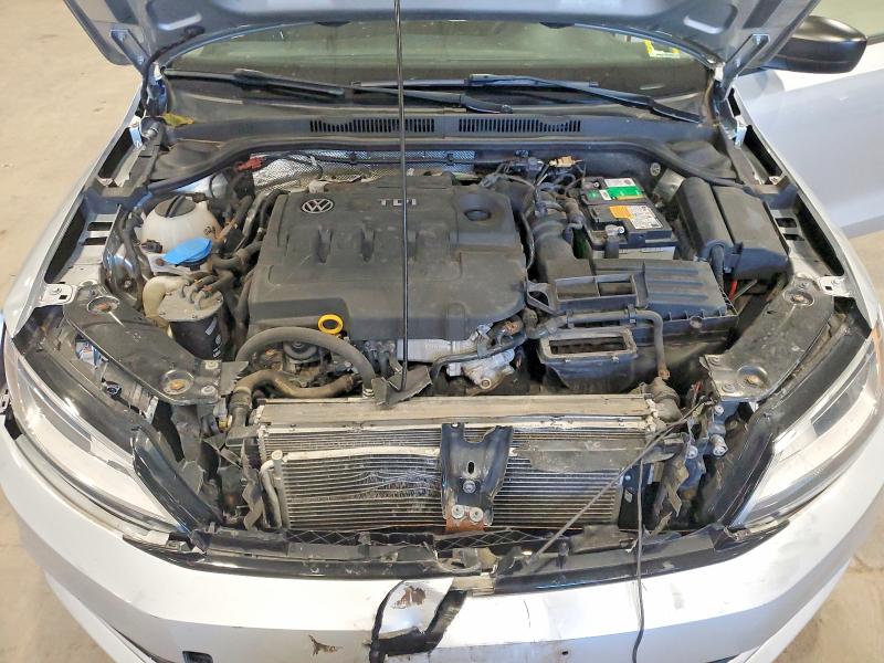Photo 11 from auction – 2015 VOLKSWAGEN JETTA with VIN 3VWLA7AJ6FM286921