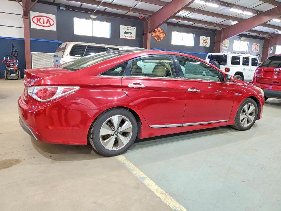 صورة رقم 3 من المزاد - 2011 HYUNDAI SONATA مع VIN KMHEC4A48BA018664