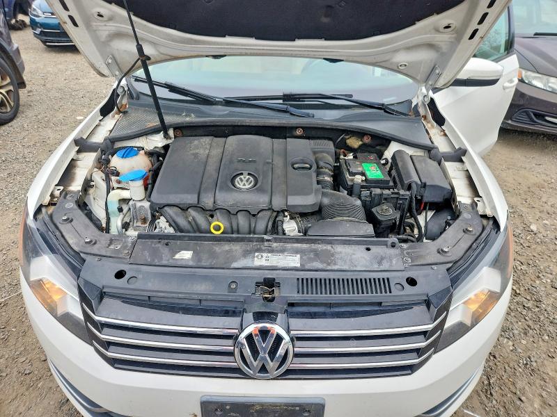 Photo 11 from auction – 2014 VOLKSWAGEN PASSAT with VIN 1VWAP7A30EC017515