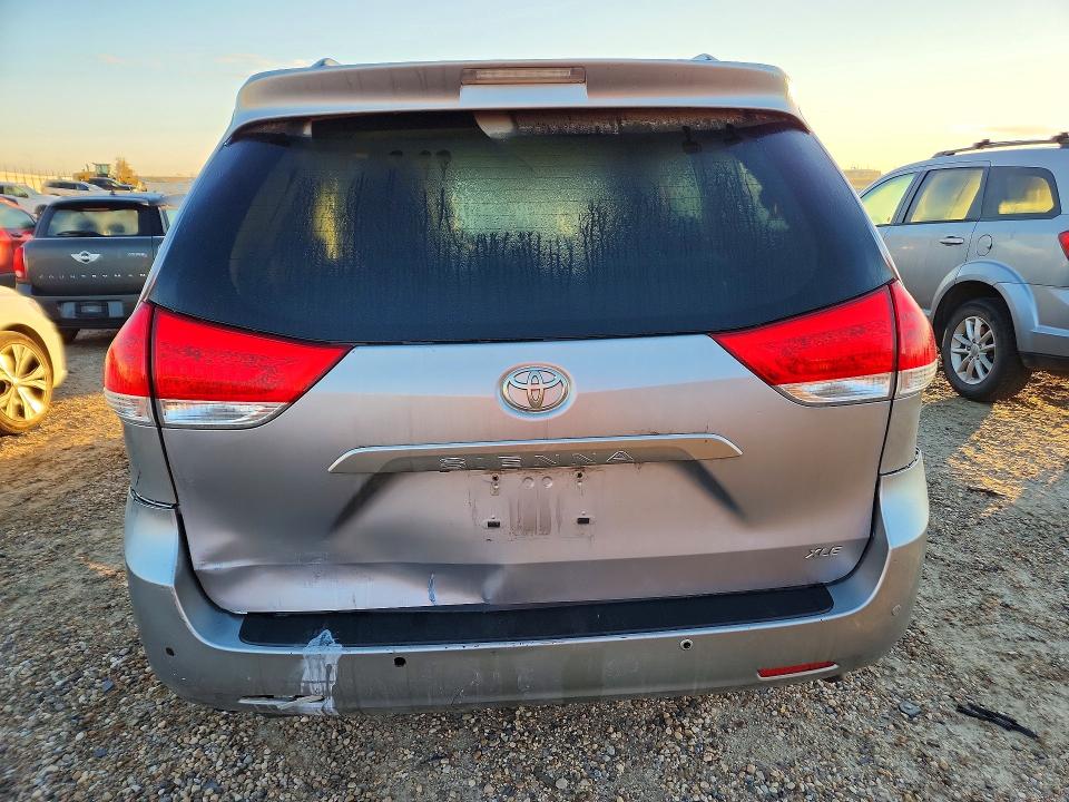 Photo 6 from auction – 2011 TOYOTA SIENNA with VIN 5TDYK3DC9BS169758