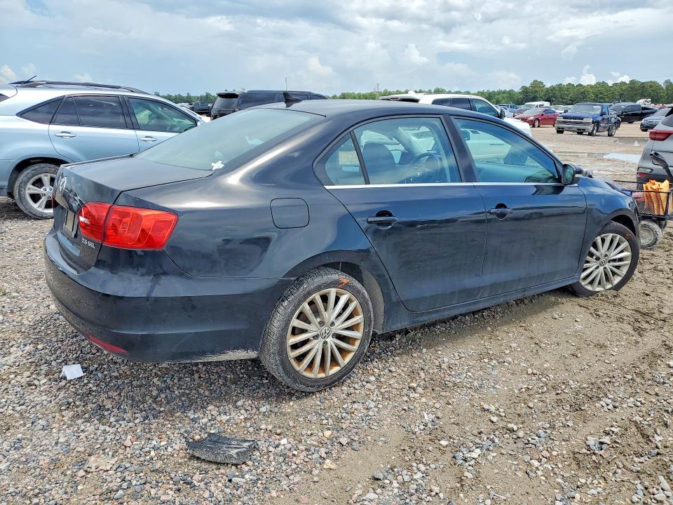 Photo 3 from auction – 2011 VOLKSWAGEN JETTA with VIN 3VWLZ7AJXBM343267