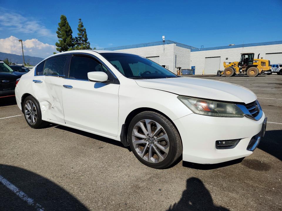 Photo 4 from auction – 2014 HONDA ACCORD with VIN 1HGCR2F52EA058227