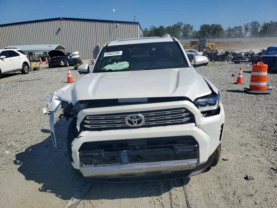 صورة رقم 5 من المزاد - 2025 TOYOTA 4RUNNER مع VIN JTEVA5BR9S5074188