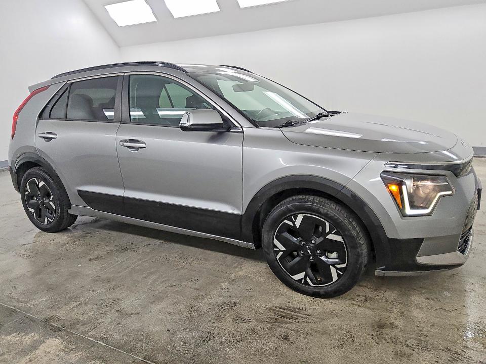 Photo 4 from auction – 2023 KIA NIRO with VIN KNDCR3L19P5034086