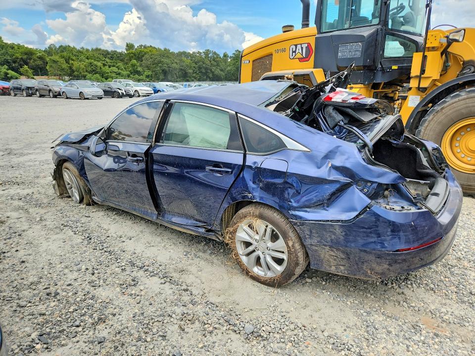 Снимка 2 от търг – 2020 HONDA ACCORD с VIN 1HGCV1F17LA106854