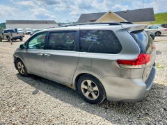 Foto 2 de la subasta – 2011 TOYOTA SIENNA con VIN 5TDKK3DCXBS040711