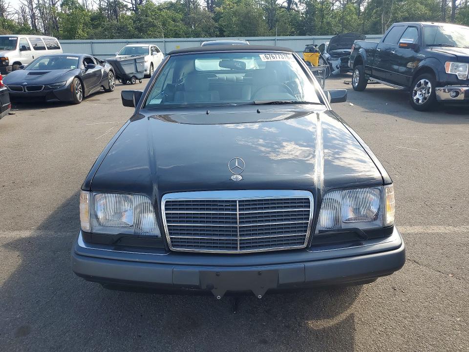 Photo 5 from auction – 1995 MERCEDES-BENZ E with VIN WDBEA66E9SC197632