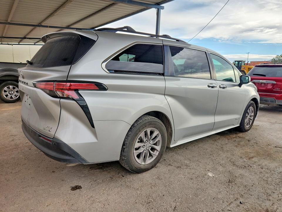 صورة رقم 3 من المزاد - 2021 TOYOTA SIENNA مع VIN 5TDYRKEC8MS062899