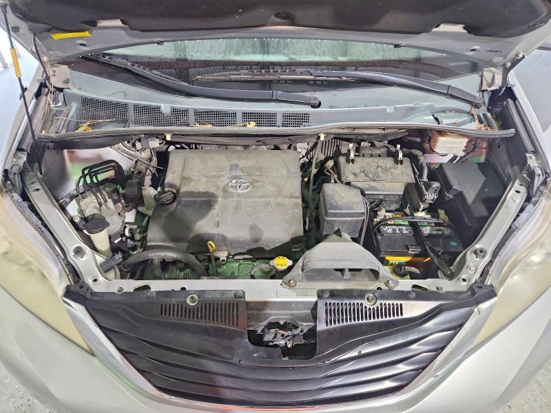 Photo 12 from auction – 2014 TOYOTA SIENNA with VIN 5TDKK3DC9ES464689