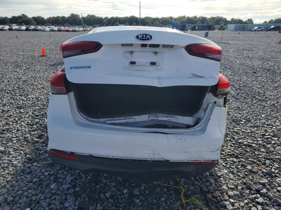 Снимка 6 от търг – 2017 KIA FORTE с VIN 3KPFK4A78HE107114