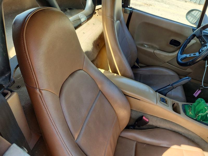 Photo 10 from auction – 2000 MAZDA MX-5 MIATA with VIN JM1NB3536Y0140862