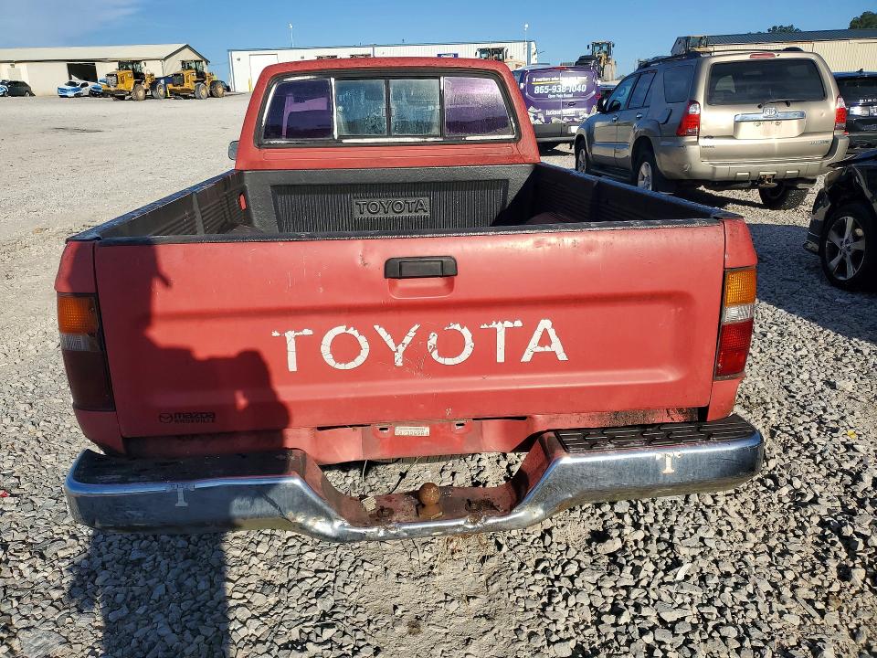 Photo 6 from auction – 1992 TOYOTA PICKUP with VIN 4TARN81P0NZ035557