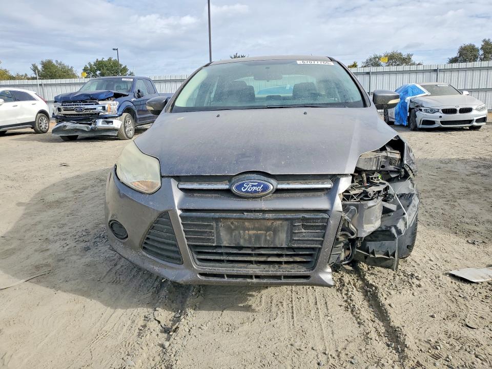 Photo 5 from auction – 2014 FORD FOCUS with VIN 1FADP3F21EL186005