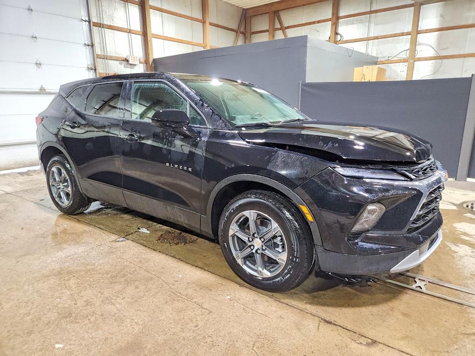 Photo 4 from auction – 2026 CHEVROLET BLAZER with VIN 3GNKBHR41TS168886