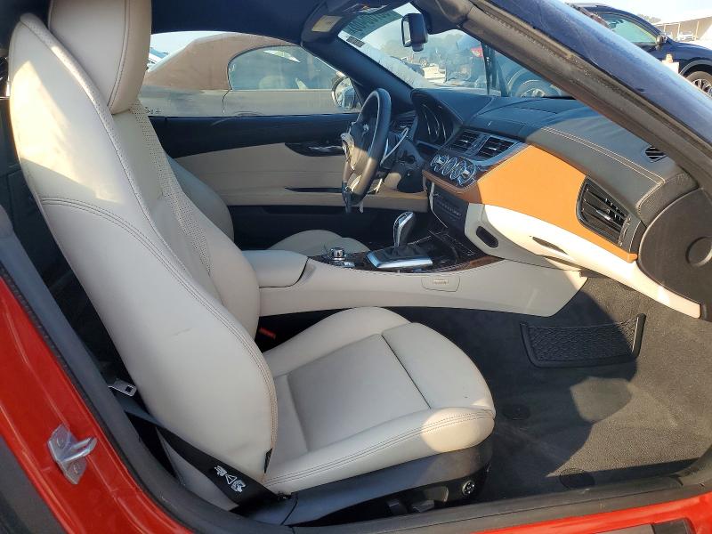 Photo 10 from auction – 2016 BMW Z4 with VIN WBALL5C59G5A21130