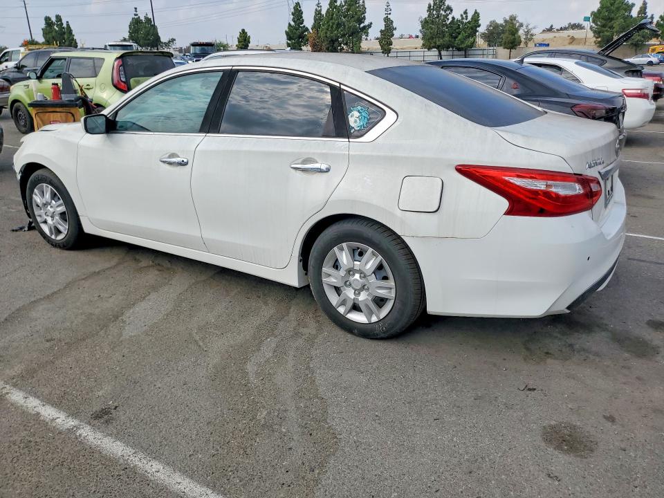 Снимка 2 от търг – 2016 NISSAN ALTIMA с VIN 1N4AL3AP2GN341007