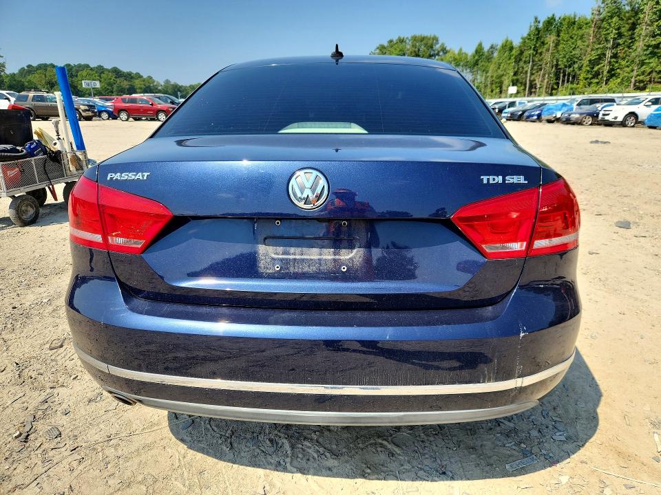 Photo 6 from auction – 2015 VOLKSWAGEN PASSAT with VIN 1VWCV7A35FC056360
