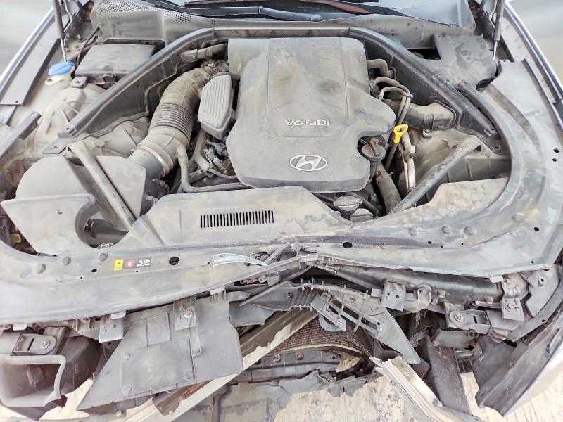 Снимка 11 от търг – 2016 HYUNDAI GENESIS с VIN KMHGN4JE4GU113465