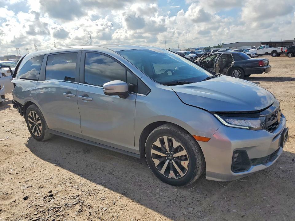 Photo 4 from auction – 2025 HONDA ODYSSEY with VIN 5FNRL6H60SB025687