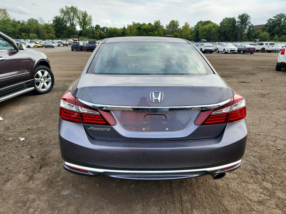 Photo 6 from auction – 2017 HONDA ACCORD with VIN 1HGCR2F34HA114347