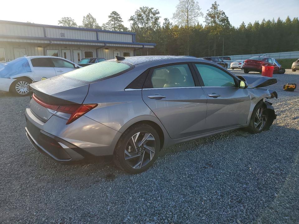 Снимка 3 от търг – 2025 HYUNDAI ELANTRA с VIN KMHLN4DJ0SU121417