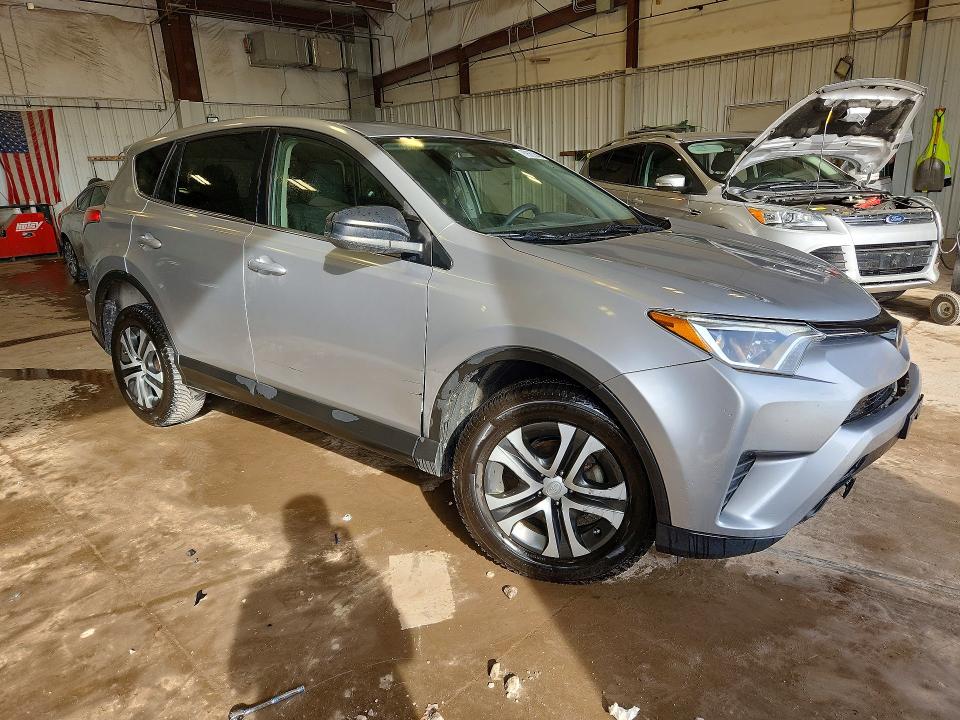 Photo 4 from auction – 2018 TOYOTA RAV4 with VIN JTMBFREV6JJ197025