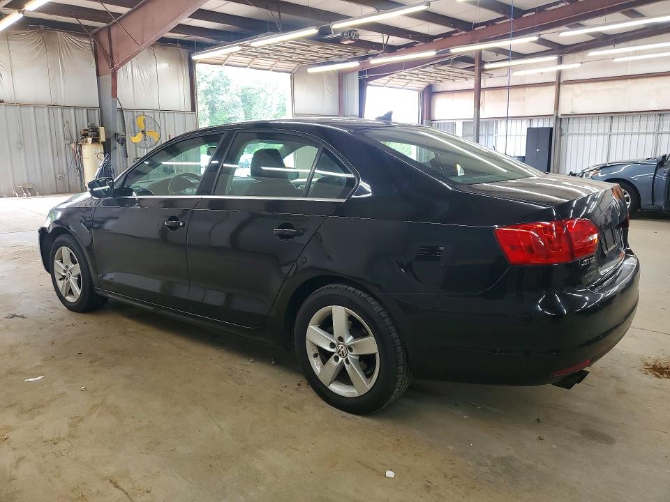 Снимка 2 от търг – 2014 VOLKSWAGEN JETTA с VIN 3VWLL7AJ3EM389626