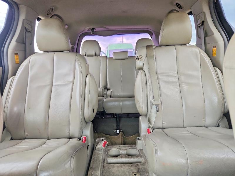 Photo 10 from auction – 2014 TOYOTA SIENNA with VIN 5TDYK3DC1ES460842