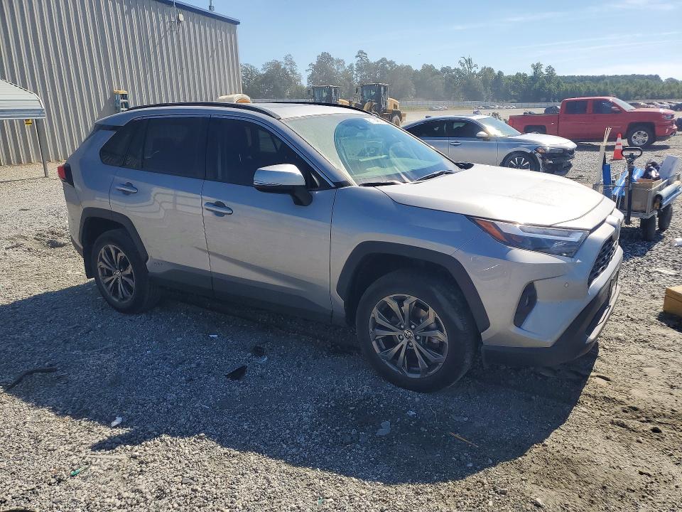Photo 4 from auction – 2024 TOYOTA RAV4 with VIN JTMB6RFV4RD136345