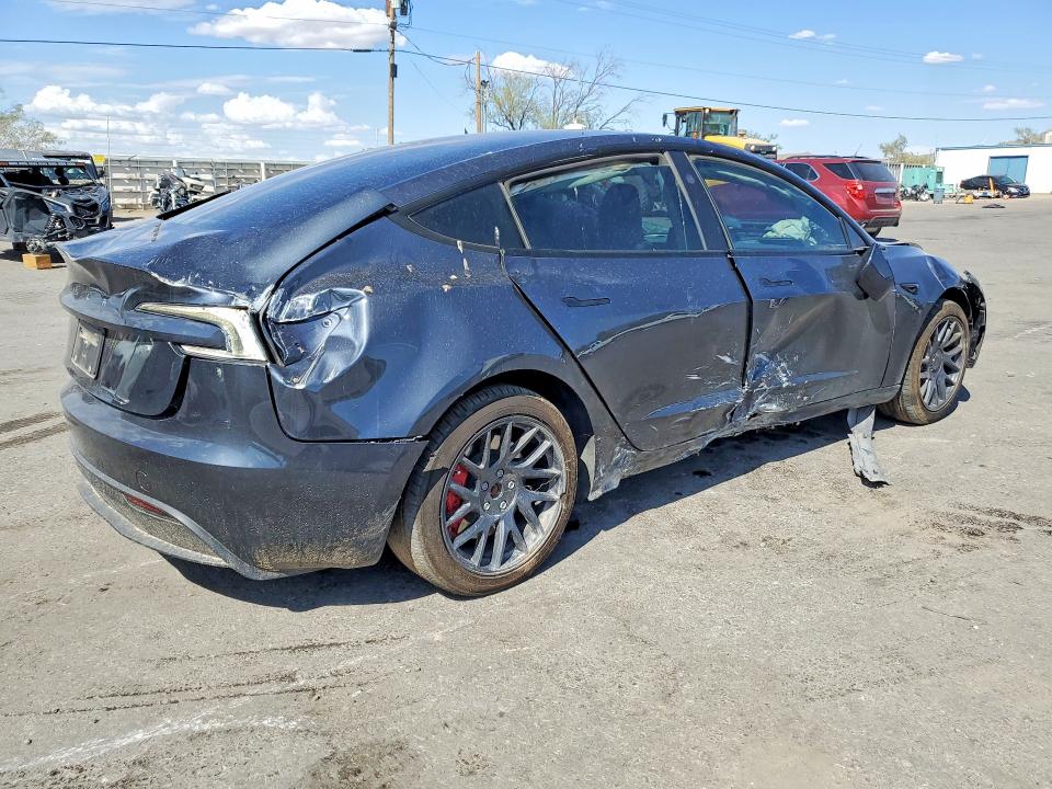 Снимка 3 от търг – 2025 TESLA MODEL 3 с VIN 5YJ3E1EA1SF928166
