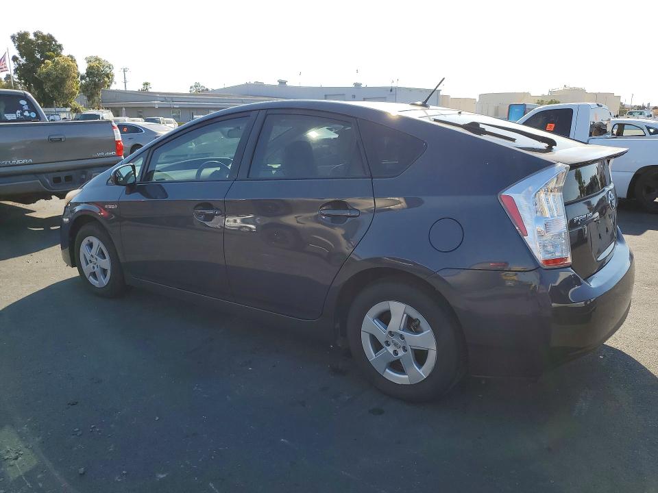 Снимка 2 от търг – 2011 TOYOTA PRIUS с VIN JTDKN3DU2B0272352