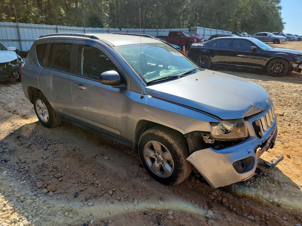 Photo 4 from auction – 2015 JEEP COMPASS with VIN 1C4NJCBA8FD318184